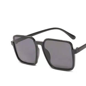 Gafas de Sol Retro ZT Half-Frame 002, Montura de Resina, Protección UV400 Clase 2, Lentes Amarillas Unisex, Origen Jinhua - Product Image 2