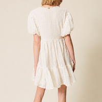 Robe Courte Femme en Coton Broderie Anglaise Manches Courtes Bouffantes Col V Taille Empire Coupe Évasée Décontractée Élégante OEM Marque Privée