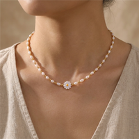 Main D'eau Douce Nacre Daisy Fleur Perlée Collier Ras Du Cou Or Femmes Boho Simple Collier Court Bijoux Dropshipping