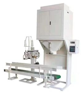 Machine d'emballage semi-automatique pour granulés de bois de 10 à 50 kg avec système de pesage et de couture - Product Image 3