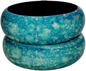 Conjunto de brazaletes de resina elegantes para mujer, ligeros, duraderos y modernos, joyería de diseño hecha a mano por CRAFT ZONE EXPORT - Product Image 2