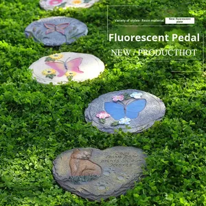 레진 빌라 잔디 발판 스텝 스톤 형광 정원 마당 장식품 나비 및 고양이 패턴 포함 - Product Image 3