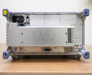 เครื่องทดสอบการสื่อสารวิทยุแบบไวด์แบนด์ความแม่นยำสูง Rohde and Schwarz CMW500 พร้อมการรับประกัน 1 ปี รองรับแรงดันไฟฟ้าหลายระดับ - Product Image 3