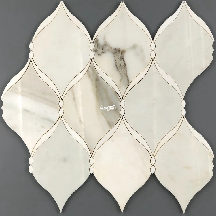 Le mur de plancher de marbre de mosaïque de jet ;eau de feuille beige a dégringolé la tuile de mosaïque en forme de feuille de