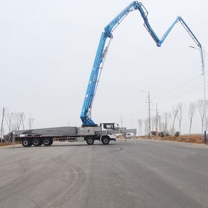 Camión Bomba de Concreto de 70m con Motor de Alta Eficiencia y Alto Rendimiento para Maquinaria de Construcción, Fabricado en China - Product Image 5