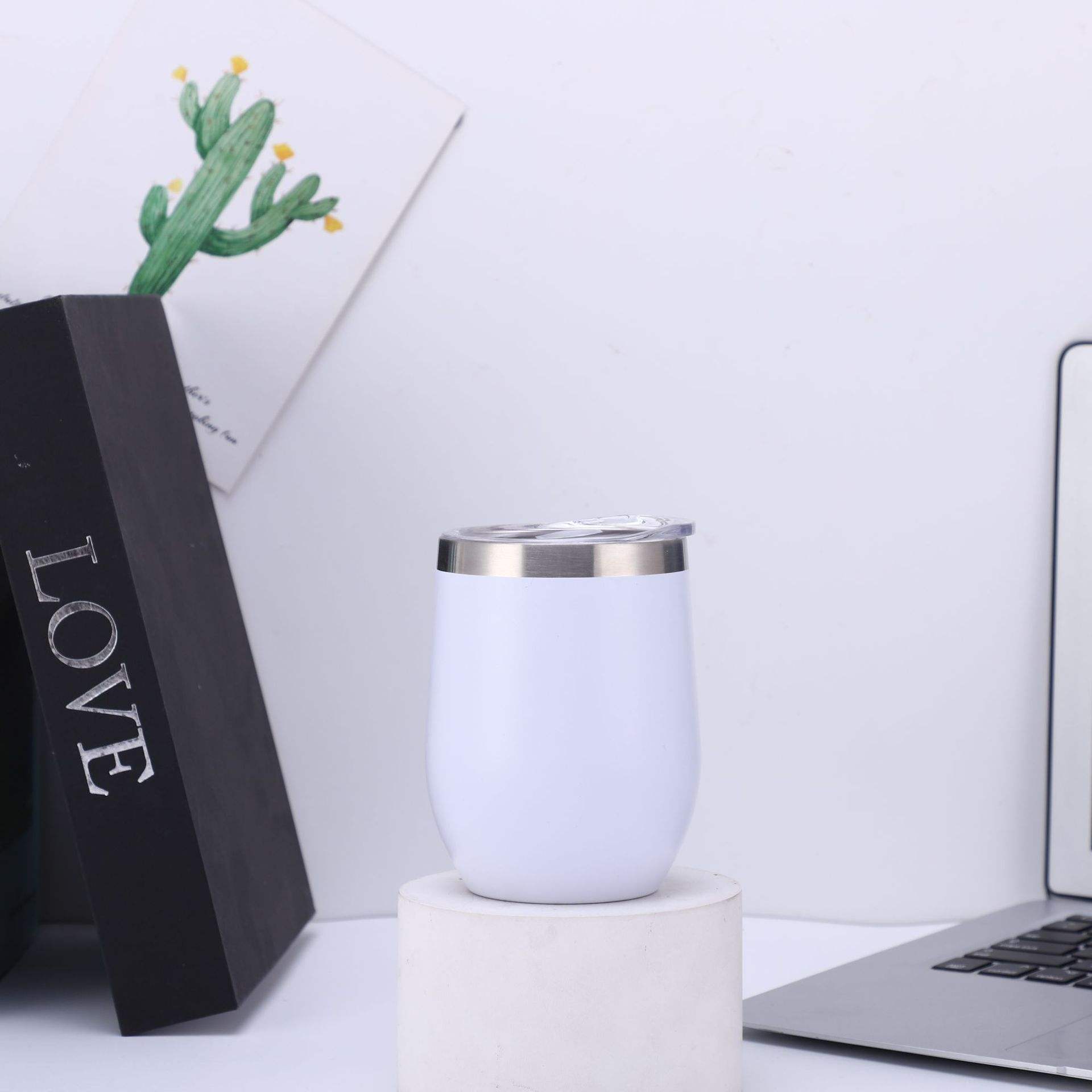 Plástico blanco del espray