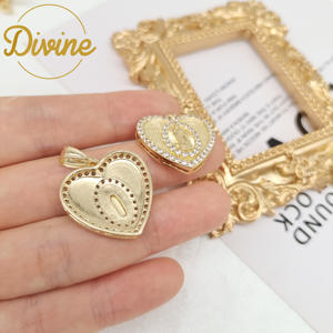 Nuevo colgante <span class=keywords><strong>de</strong></span> corazón <span class=keywords><strong>de</strong></span> amor chapado en oro <span class=keywords><strong>de</strong></span> 14K, collar religioso <span class=keywords><strong>de</strong></span> San Judas, joyería para mujer, dijes <span class=keywords><strong>de</strong></span> circón <span class=keywords><strong>DE</strong></span> <span class=keywords><strong>LA</strong></span> <span class=keywords><strong>Virgen</strong></span> María, colgante <span class=keywords><strong>de</strong></span> <span class=keywords><strong>Guadalupe</strong></span> - Product Image 2