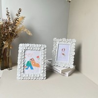 Double-Layer Daisy Resin Photo Frame Yellow & White 3D Relief Embossed DesignTabletop Display for Home Decor