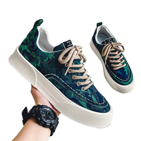 Nouvelles chaussures de marche décontractées pour hommes, respirantes, souples, baskets de sport, semelles épaisses tendance, cuir verni