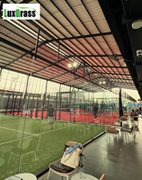 Terrain de padel intérieur super panoramique personnalisé LUX, structure galvanisée à chaud et peinte en poudre, gazon artificiel de 12 mm, couleurs personnalisées