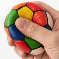 Nouveauté : Lot de 12 ballons de football en PU assortis pour jouet anti-stress, balle à presser réaliste haute élasticité 6,3 cm, logo personnalisé, vente en gros pour fêtes
