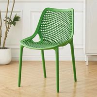 Chaise de salle à manger en plastique robuste pour la maison, empilable, respirante, facile à ranger, dossier creux, pour l'extérieur, loisirs, moderne et simple
