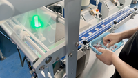 Machine d'emballage semi-automatique Vgopack à 3 et 4 soudures latérales avec convoyeur d'alimentation manuel et compteur pour clés hexagonales et clés Allen