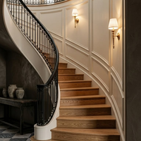 Escalier hélicoïdal en fer forgé majestueux pour intérieurs sophistiqués