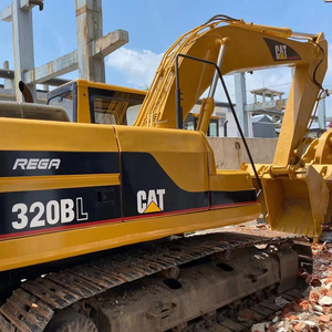 รถขุด Caterpillar 320BL/320B ราคาถูก น้ำหนักใช้งาน 20 ตัน ความจุบุ้งกี๋ 1.7 ลูกบาศก์เมตร เครื่องยนต์ Cummins 2000 ชั่วโมงการทำงาน 2000-4000 ชั่วโมง - Product Image 1