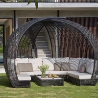 Ensemble de mobilier d'extérieur en rotin tressé pour jardin et terrasse, comprenant chaise longue de conversation, lit de repos rond de plage et mobilier de jardin d'extérieur 'Bird Cage'