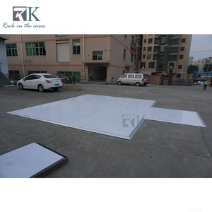 Scène de défilé avec plateforme de sol blanc brillant pour la décoration de la scène - Product Image 5