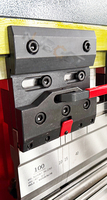 Prensa Plegadora Hidráulica CNC BOST 110T3200 con Sistema de Control TP10S para Placas de Acero Inoxidable