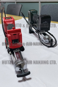 2 packs de piles Li-ion Distributeur de lubrification HUTZ 10,000 psi 18.5 v Pompe à graisse manuelle CGG10000FDL18 14.5 oz Pistolet à graisse sans fil - Product Image 4