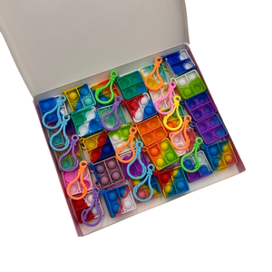 Chaveiros de Silicone Pop Bubble Fidget Macaron Quadrados, Pacote com 30, Brinquedo Antiestresse, Charme para Mochila, Lembrancinhas de Festa, Presentes para Crianças, Caixa Colorida - Product Image 3