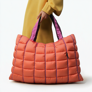 Bolso de hombro acolchado hinchado de nailon impermeable para <span class=keywords><strong>mujer</strong></span> con almohada de gran capacidad - Product Image 2