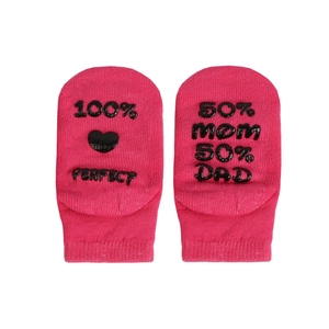 Stock Coffret Cadeau Nouveau-né Drôle de Texte Jolie Fille Coton Biologique Semelles en Caoutchouc Anti Bas Bébé Chaussettes Enfants <span class=keywords><strong>Chaussette</strong></span> Antidérapante pour Bébé Garçon - Product Image 5