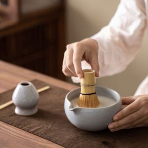 Tazón de Cerámica para Preparar Té Matcha con Diseño Tradicional de la Dinastía Song, con Soporte para Batidor y Boquilla - Product Image 3