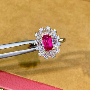 Bague halo en rubis rectangulaire non chauffé SGARIT, or 18 carats, 24 diamants, bijou de déclaration pour femme, pierre précieuse rouge vif. - Product Image 2