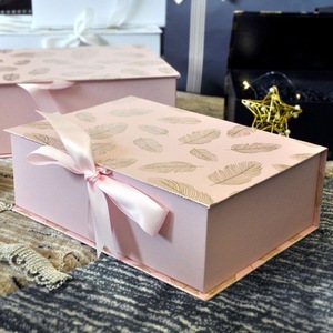 Cajas de Regalo Personalizadas con Diseño de Plumas, Cajas de Regalo con Solapa Magnética Plegable, Cajas de Regalo Sorpresa de Papel - Product Image 4