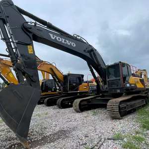Excavatrice Volvo EC380 bien entretenue, inspectée, testée et durable pour les opérations de dragage intensif, de construction de canaux fluviaux et de travaux maritimes - Product Image 3