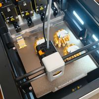 Snapmaker U1 Printer 3D Multi-Warna dengan Sistem Penggantian Alat SnapSwap 5s CoreXY