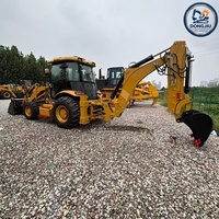 7 unités de chargeuses-pelleteuses CAT 420F d'occasion 4x4, modèle 2024, avec godet de 1,2 m³, en bon état, machine à 95 % neuve à vendre