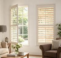 Volets de fenêtre sur mesure en bois et PVC à lamelles réglables pour hôtel