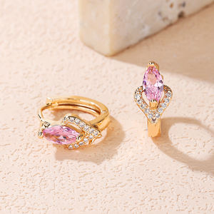 Huggie-pendientes chapados en oro de 18k para mujer, aretes de fantasía, aretes de circonia cúbica a granel, venta al por mayor - Product Image 6