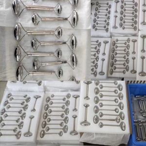 Fabrika Çıkışı 2'si 1 Arada Paslanmaz Çelik Yüz Masaj Aleti Gua Sha Seti Aynalı Yüzey Buz Soğutmalı Masaj Aletleri Salon Kullanımı - Product Image 6