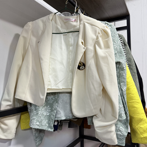 <strong>Apparel</strong> Stock Wholesale <strong>Bulks</strong> Used Clothes High-end Office Style Women's Short blazer Women's Fashionable Coat Ukay Bales. - Product Image 4