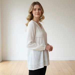 Chemise en soie brodée personnalisée de style bohème pour femmes, haut décontracté pour femmes - Product Image 2