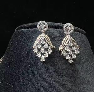 Conjunto de collar de mujer de corte brillante con diamantes naturales de oro de 14 quilates Estilo sofisticado certificado por terceros para bodas especiales - Product Image 6