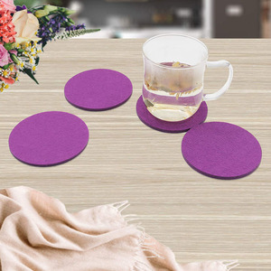 Dessous de verre ronds en feutre découpés au laser classiques colorés de 10 cm avec napperons en feutre en forme de support pour une utilisation en gros - Product Image 5