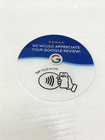 Autocollant personnalisé rond en acrylique avec QR et puce NFC pour avis Google et Facebook
