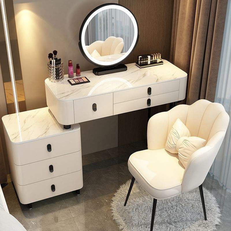 Table et armoire blanches et noires de 1,2 mètre avec chaise pétale miroir