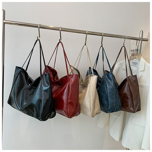 Sacs à main vintage pour femmes en <span class=keywords><strong>cuir</strong></span> PU <span class=keywords><strong>souple</strong></span>, sacs à main décontractés pour femmes de <span class=keywords><strong>grande</strong></span> capacité, sacs à main simples de couleur unie pour femmes - Product Image 5