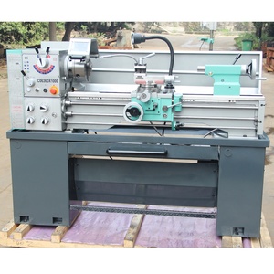 Máquina de torno manual de banco pequeño C0636D fabricada en China para <span class=keywords><strong>herramientas</strong></span> de trabajo de torneado de metal - Product Image 2