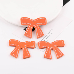Lazos Decorativos de Cuero PU Coloridos para Accesorios de Bolsos DIY, Tamaño Mediano con Elementos Decorativos en 3D - Product Image 4