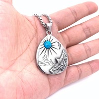 Pendentif Aigle Thème Acier Inoxydable avec Incrustation Turquoise Sertie en Bezel 4,7 cm de Haut Collier Cadeau pour Homme