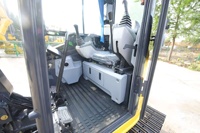 Mini-excavatrice forestière avec moteur diesel puissant, chenilles en caoutchouc, accessoires multifonctionnels pour l'agriculture et l'aménagement paysager