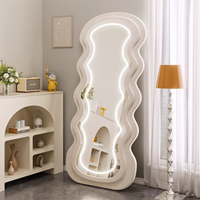 Grand miroir sur pied, forme ondulée asymétrique, pleine longueur, irrégulier, pour salon