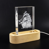 Lampada Cubo in Cristallo K9 Personalizzabile con Base in Legno e Luce LED Bianca, Decorazione con Incisione Laser UV 3D Personalizzata