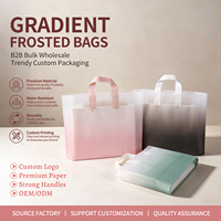 Sac fourre-tout réutilisable en PE dégradé givré personnalisé, en plastique recyclable, pour la vente en gros, avec logo, pour vêtements, cadeaux, supermarché