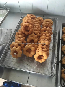 موشي 3 شكل دوغنتس موزع أتوماتيكي v الصحافة باليد آلة صنع قطارة كرات الدونات تعمل بقطارة - Product Image 5